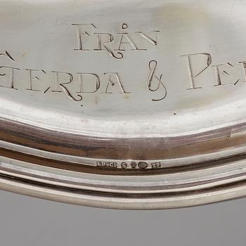 BRICKA, silver, Ludvig Dahlström & Co, Skövde, 1921. Vikt ca 690g.