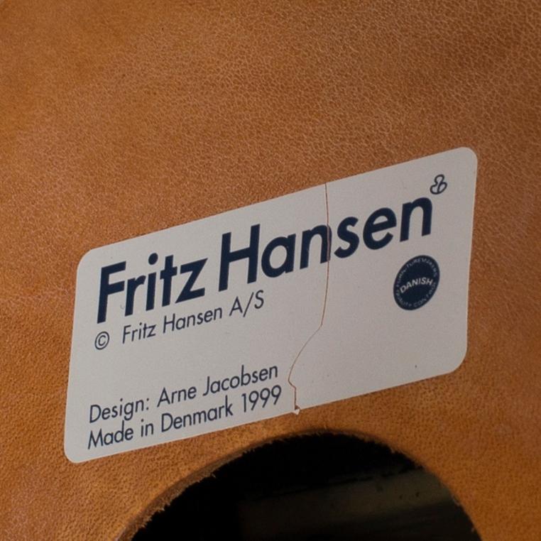 ARNE JACOBSEN, a "Egg" chair Fritz Hansen Denmark 1999.