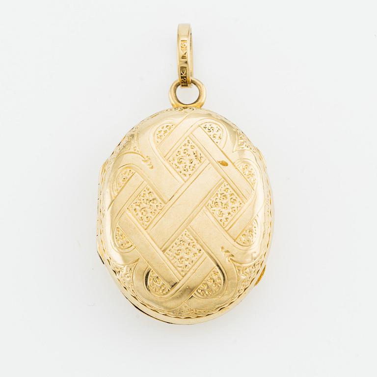 Medallion/Photo Locket, 18K Gold.