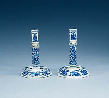 A pair of blue and white candlesticks, Qing dynasty, Kangxi (1662-1722).