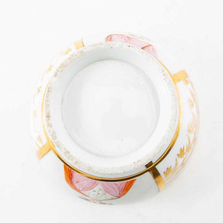Vase and bowl Russia mid/second half of the 19th century porcelain.