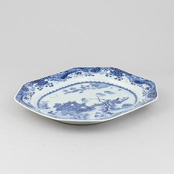 A blue and white serving dish, China, Qianlong (1736-95).