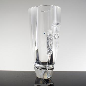 An Orrefors glass vase by Martti Rytkönen, "Ramses".