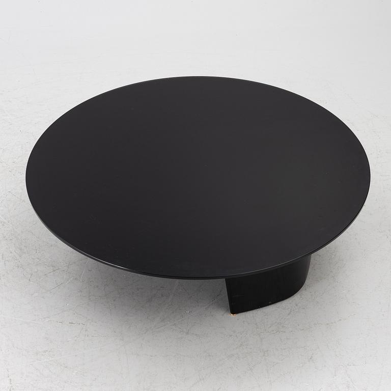 A coffee table, Minotti, Italy, 2000s.