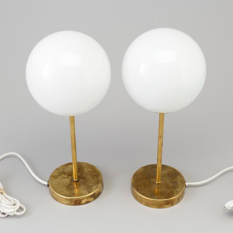 A pair of mid 20th Century table lights.