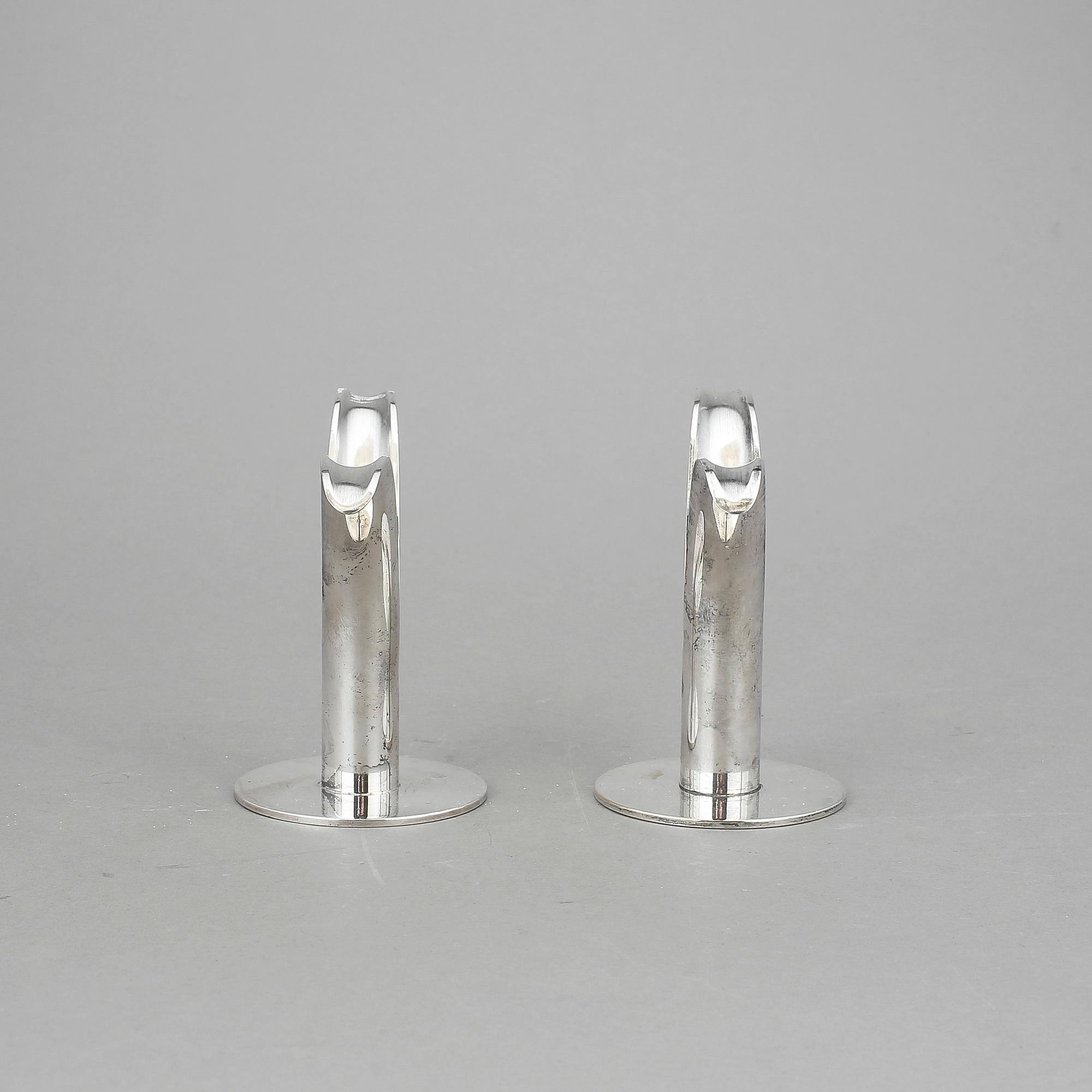 LJUSSTAKAR, ett par, nysilver, "Liljan", Ivar Ålenius Björk, Ystad metall, 1900-tal.