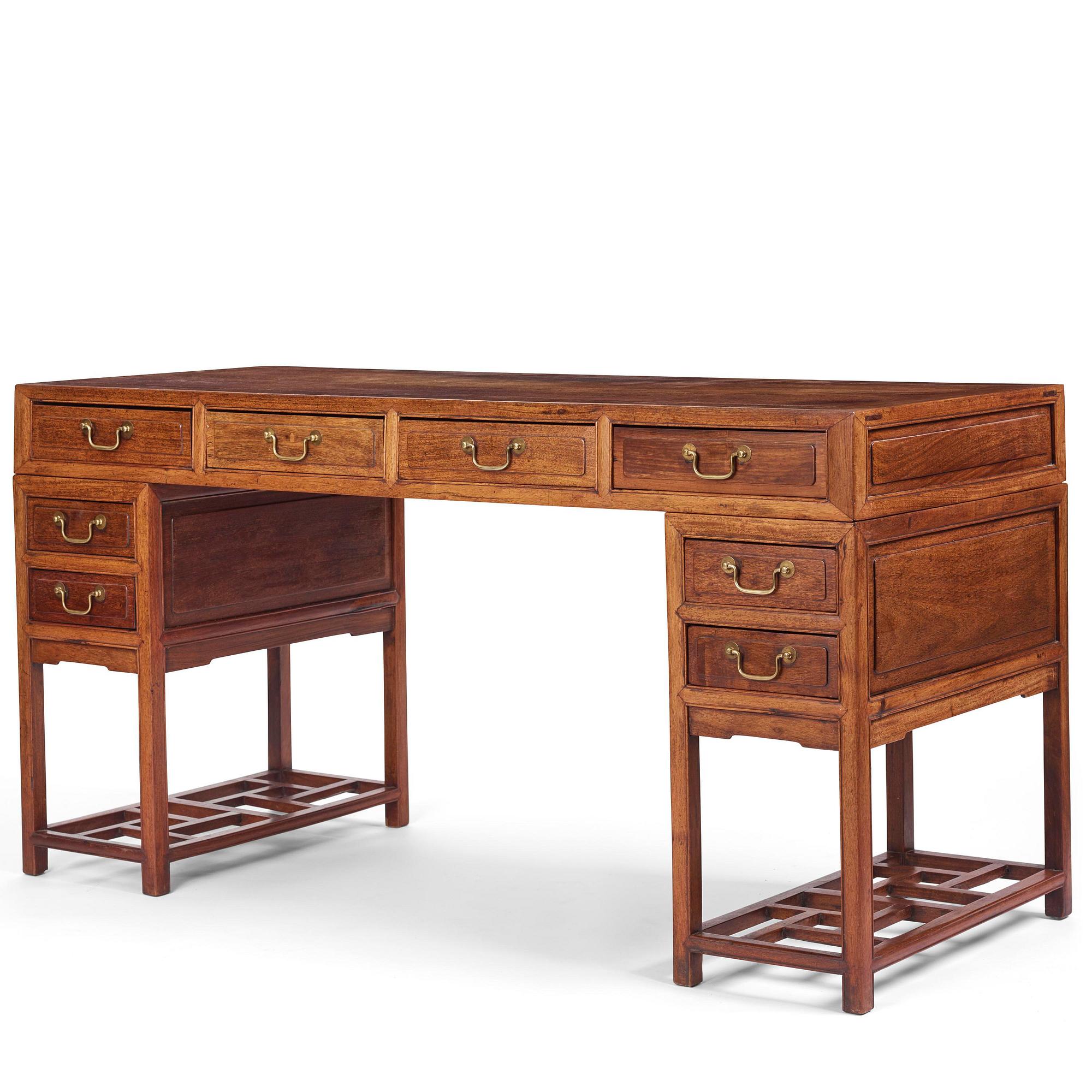 Skrivbord/partnersdesk, hardwood. Kina, sen Qingdynasti/tidigt 1900-tal.