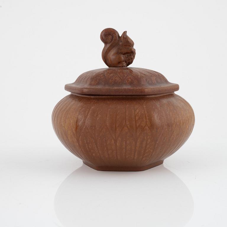 Gunnar Nylund, a teapot and a bowl with cover, Rörstrand.