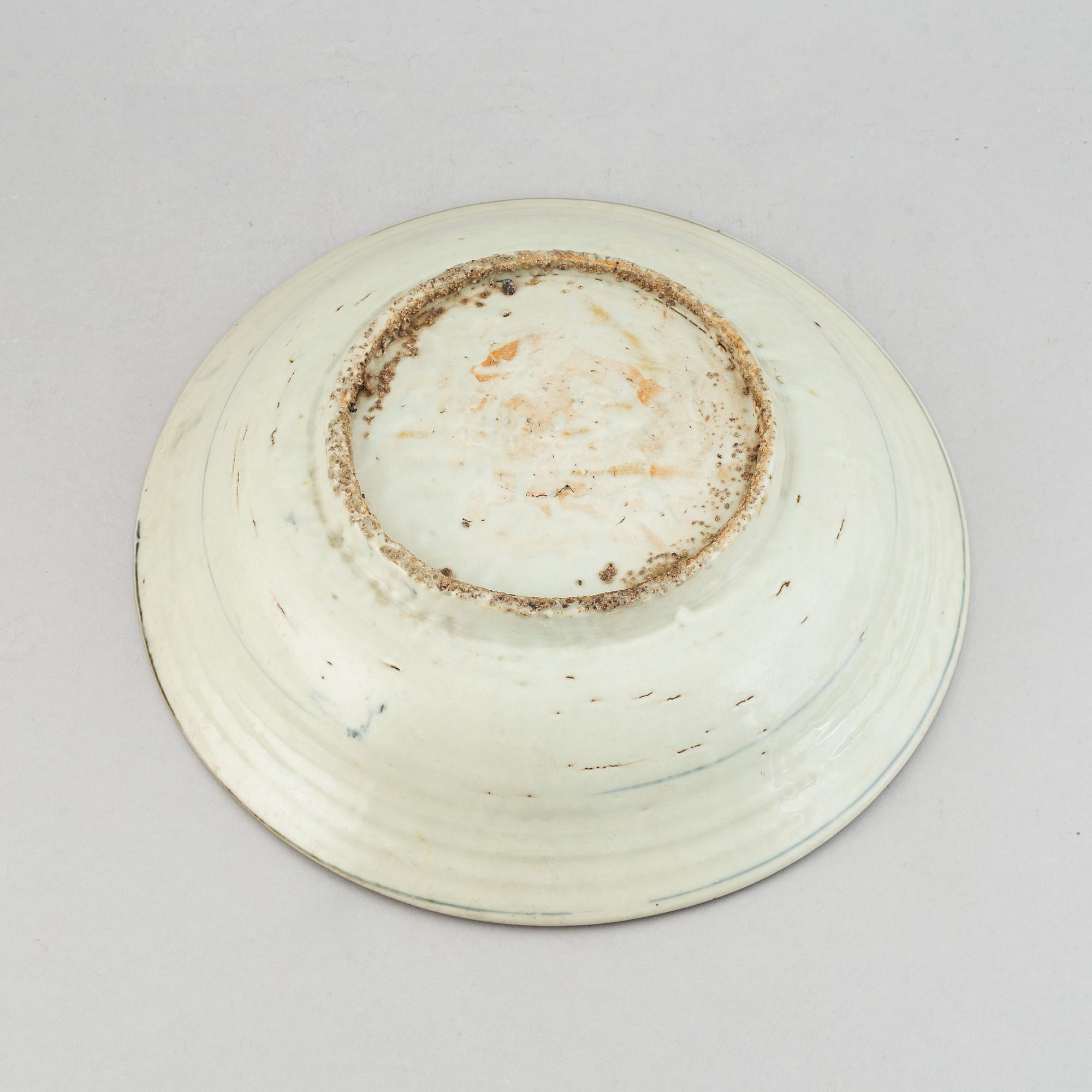 A blue and white dish, Mingdynasty, Swatow, for the South East Asian market.