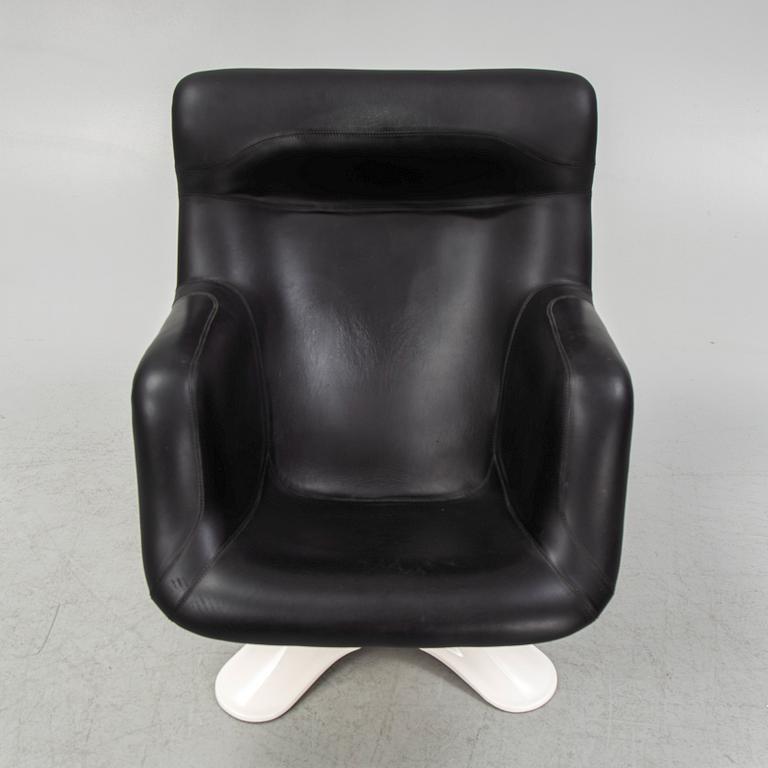 Yrjö Kukkapuro, a "Karuselli" armchair with ottoman, "Karuselli", Avarte, Finland post 1980.