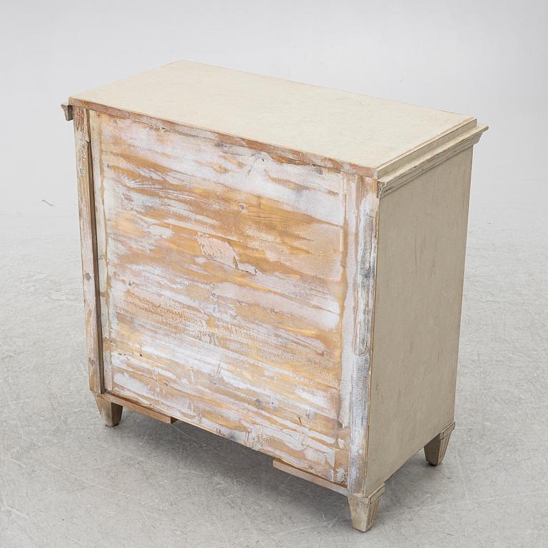 Chest of drawers, 20th century.