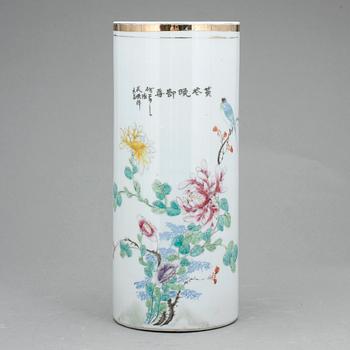 PERUKVAS, porslin, Kina, 1900-tal.