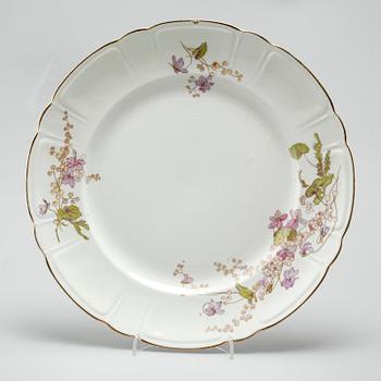 MATSERVIS, 49 delar, opakgods, "Viola", Gustavsberg, tillverkad 1895-1930.