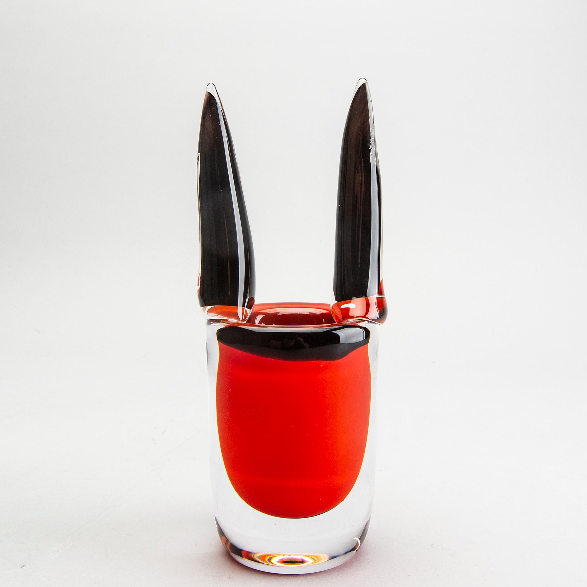 Erik Höglund, a glass sculpture/vase from Strömbergshyttan 2007.