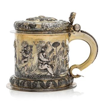 A German silver parcel-gilt tankard, mark of Zacharias Pfannenschmiedt, Quedlinburg, around 1680.