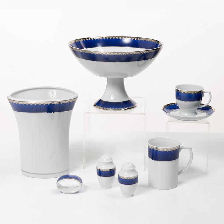 Sigvard Bernadotte, A 314 piece dinner and coffee service, “Marianne Royal Blue”, Christineholm/Fyrklövern, 2000.