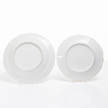 A 106-piece dinner service, circa 1900.