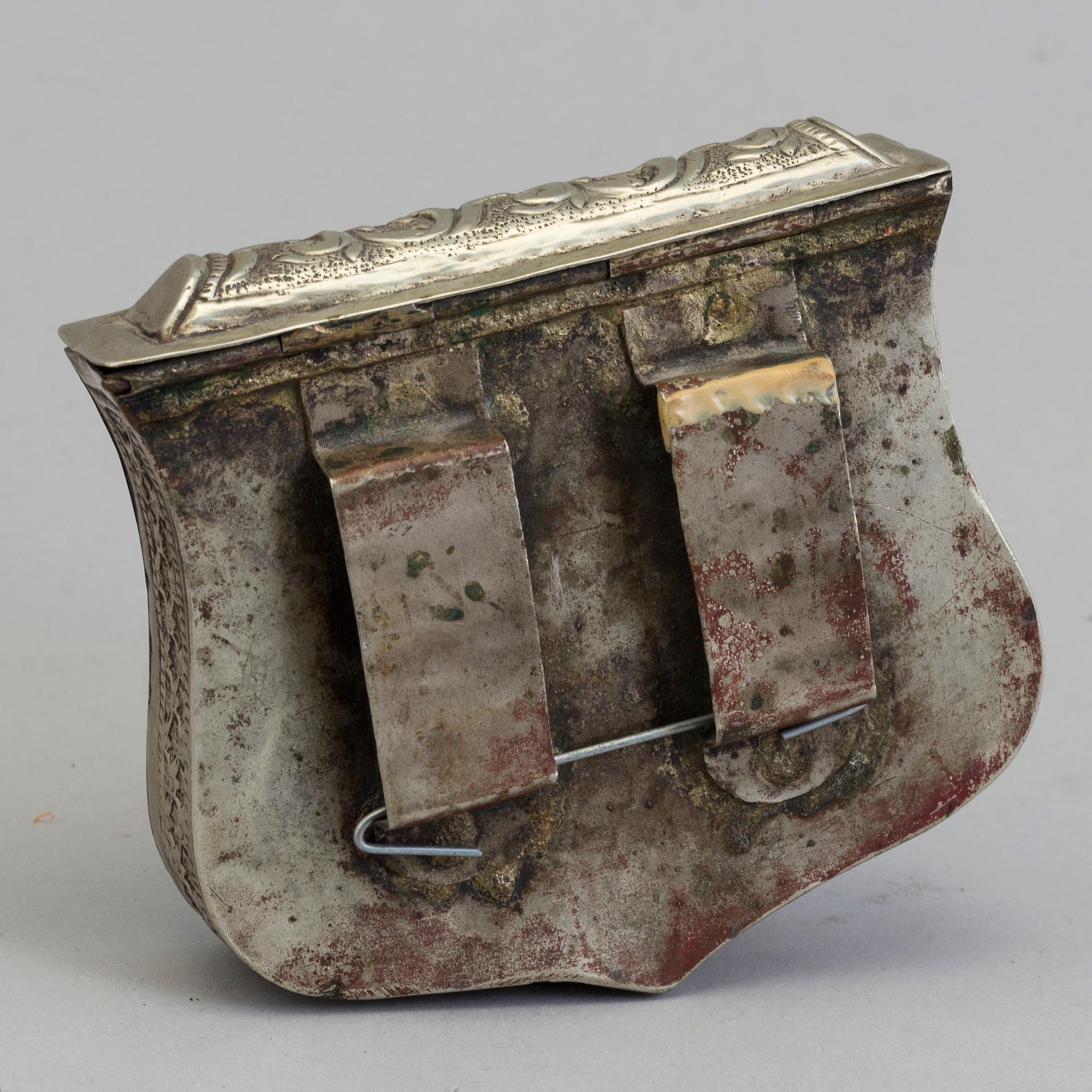 SNAPPLÅSPISTOL, Kaukasisk samt KARTUSCHVÄSKA, 1800-tal.