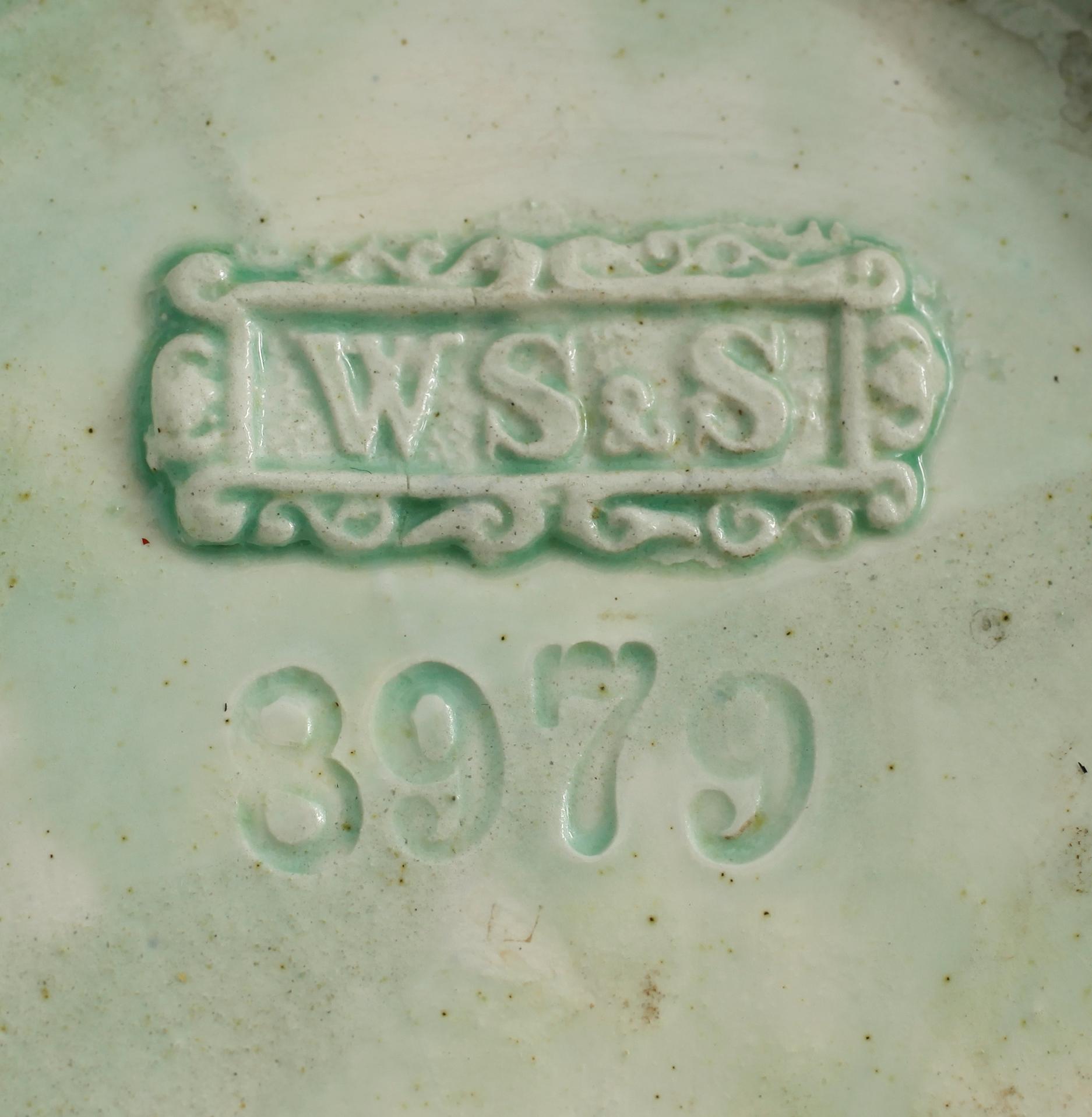 GOLVURNA, porslin, märkt WS & S, sannolikt England, 1800-tal.