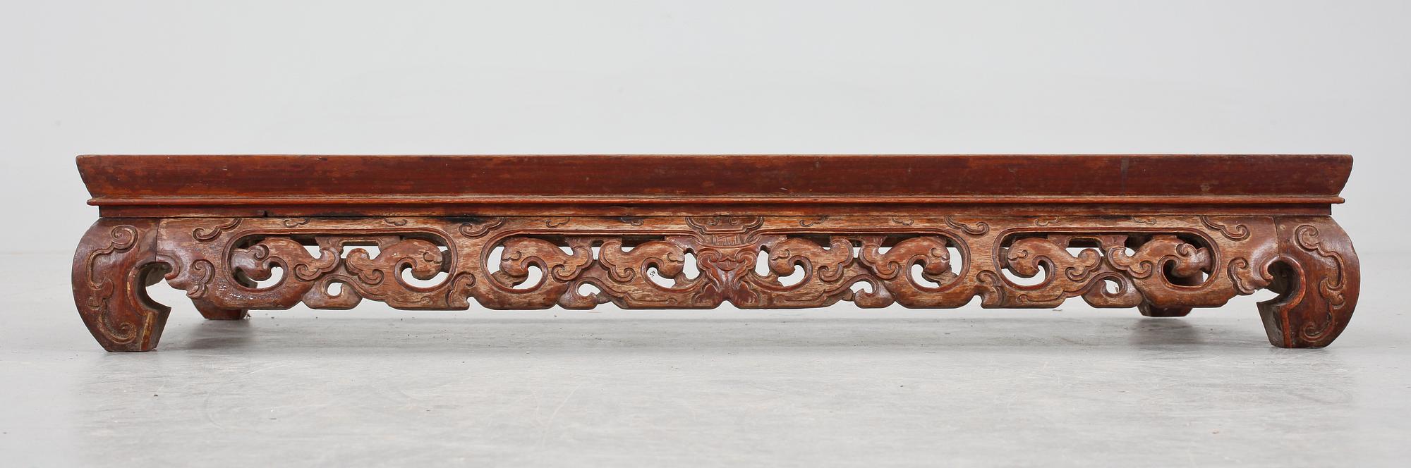 MÖBEL, trä, Kina, 1900-tal.