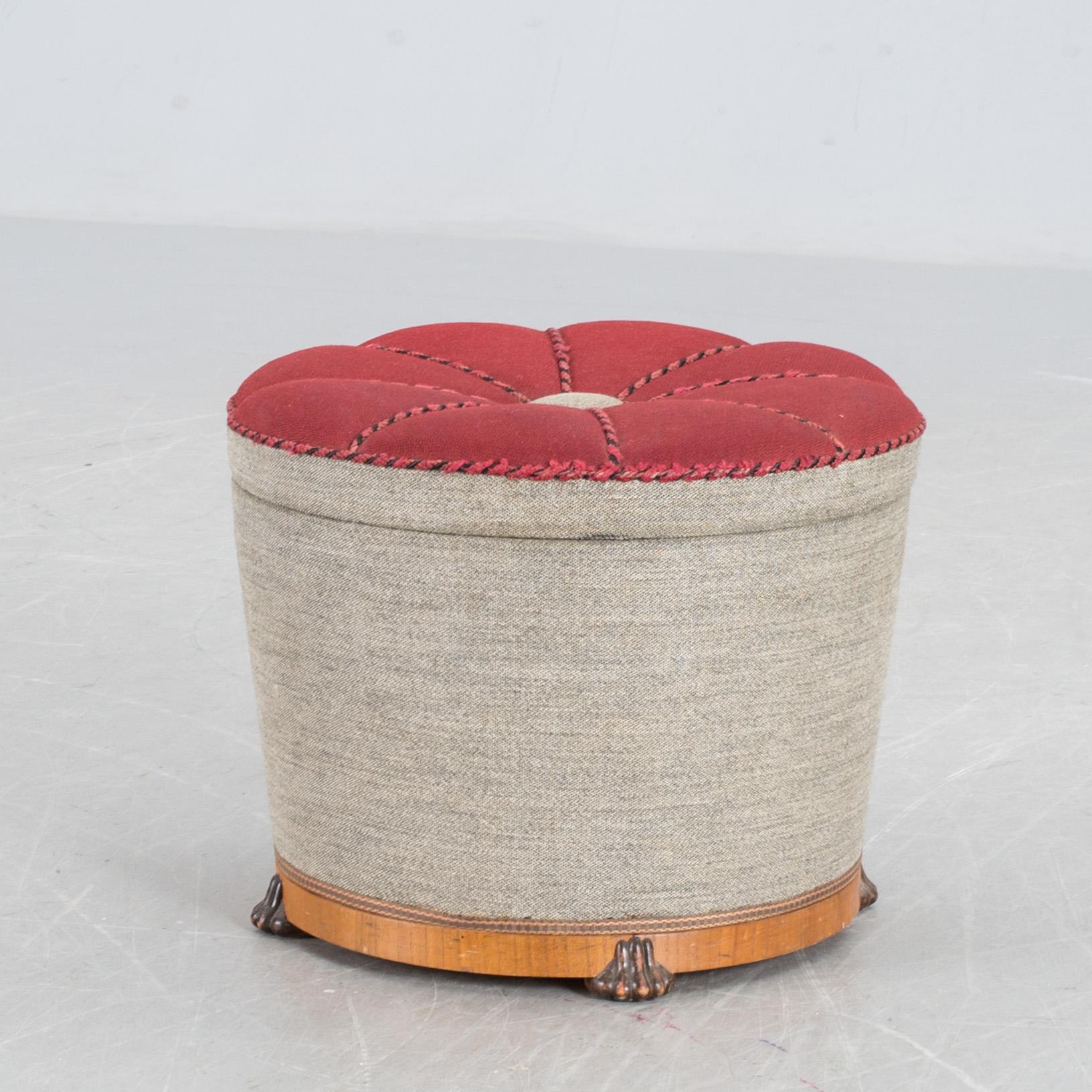 SITTPUFF, 1900-talets första hälft.