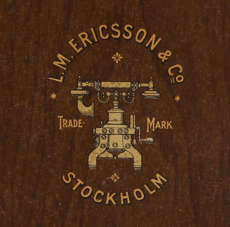 VÄGGTELEFON. LM Ericsson, omkring sekelskiftet 1900.