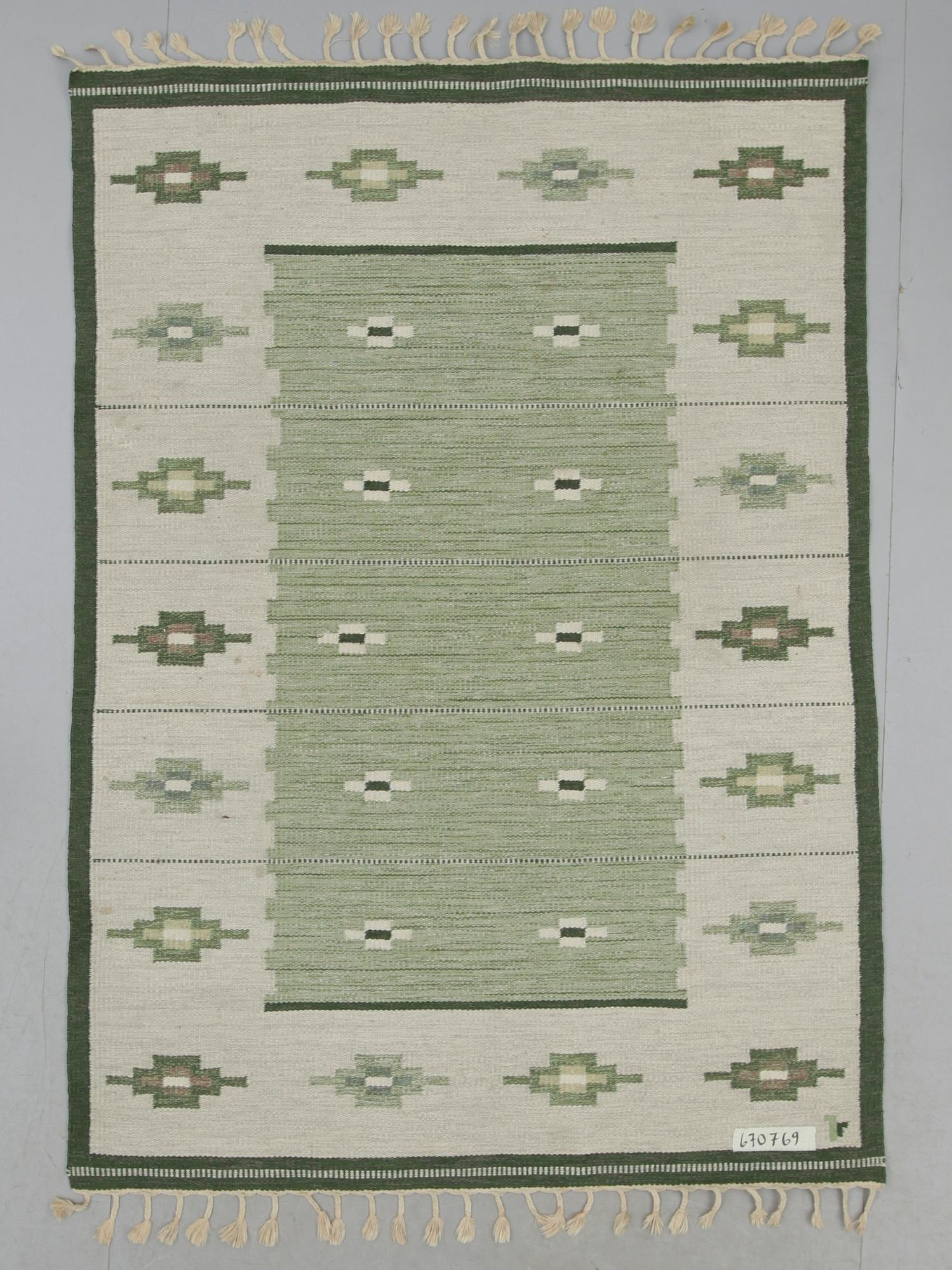 MATTA, rölakan, ca 240 x 170 cm.