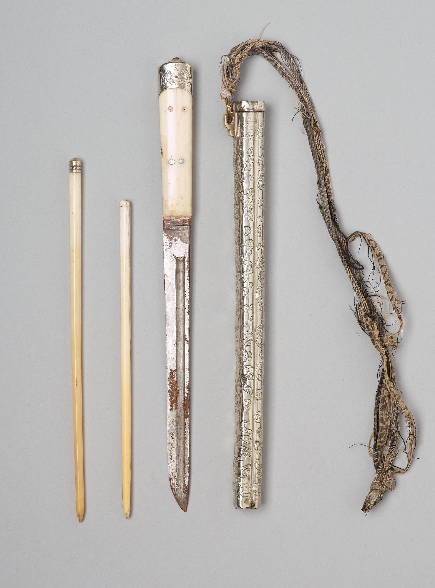 A Tibetan cutlery set, circa 1900.