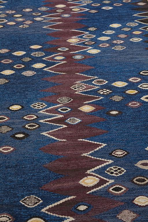 Barbro Nilsson, a carpet, "Snäckorna", flat weave, ca 309,5-312 x 203-205,5 cm, signed AB MMF BN.