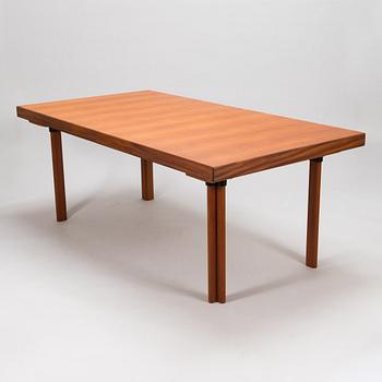 Alvar Aalto, a mid 20th century 'H94' dinig table for Artek.