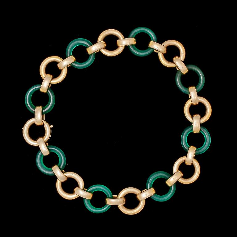 BRACELET, gold and chrysoprase.