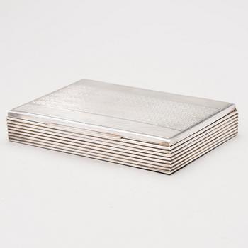 A cigarette case in silver, Dutch import mark ZII.