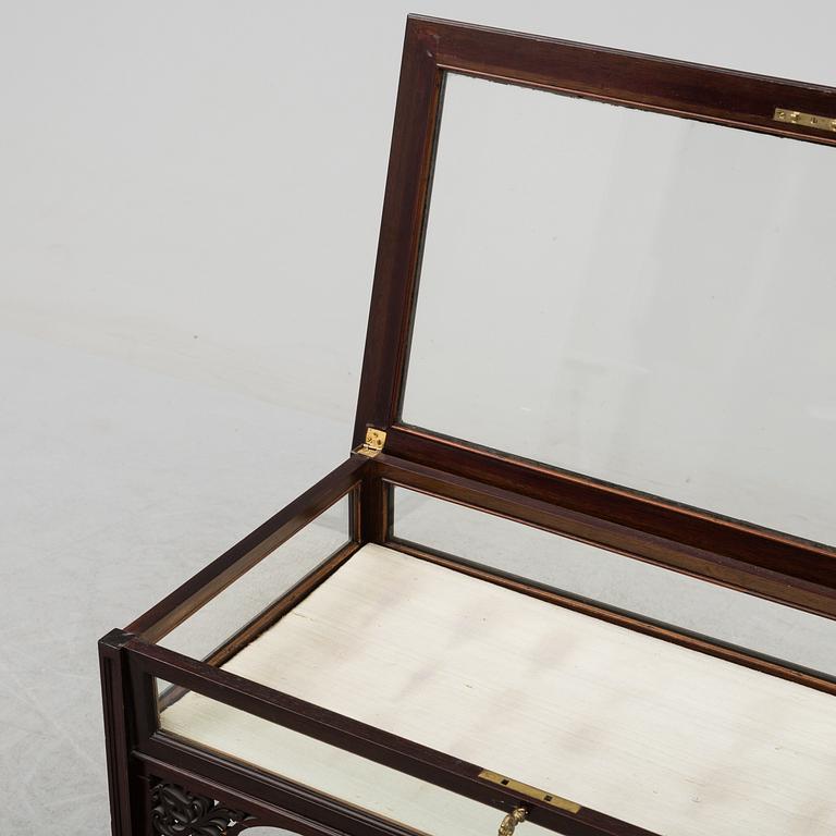 MONTERBORD, sent 1800-tal.
