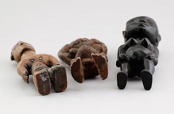 FIGURER, 3 st, skuret trä, Afrika.
