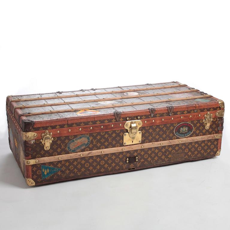 LOUIS VUITTON, a Monogram canvas trunk, late 19th/early 20th century.