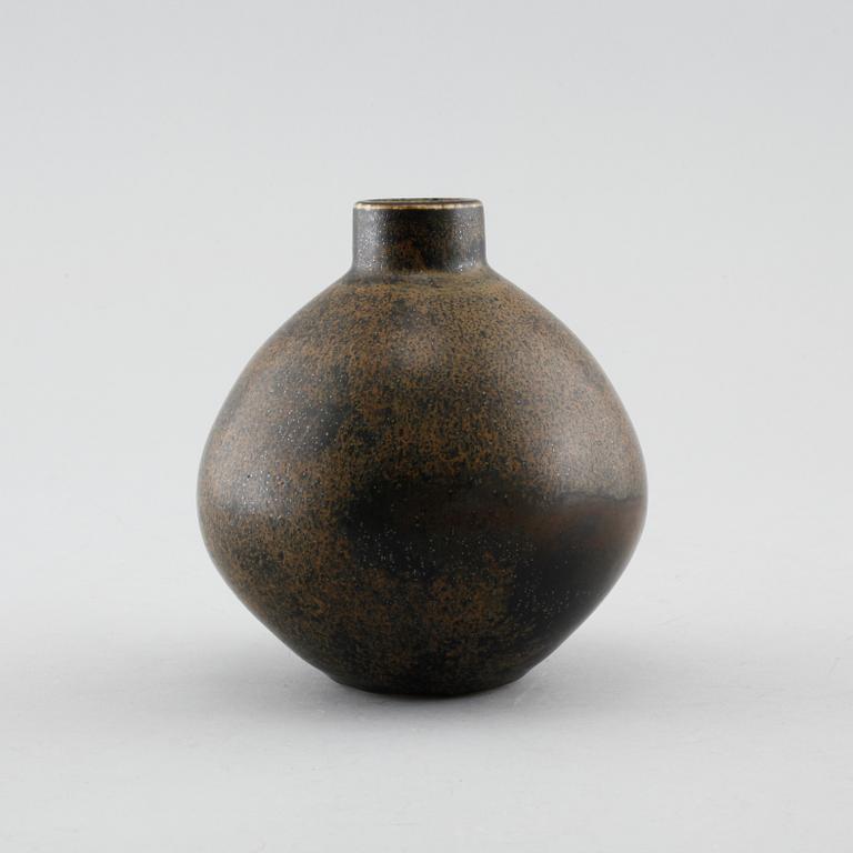 Unique stoneware vase by CARL-HARRY STÅLHANE, Rörstrand, signed and dated -63.