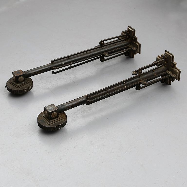 VÄGGLAMPOR, 1 par, smide och förkromad metall, art déco, 1900-talets första hälft.