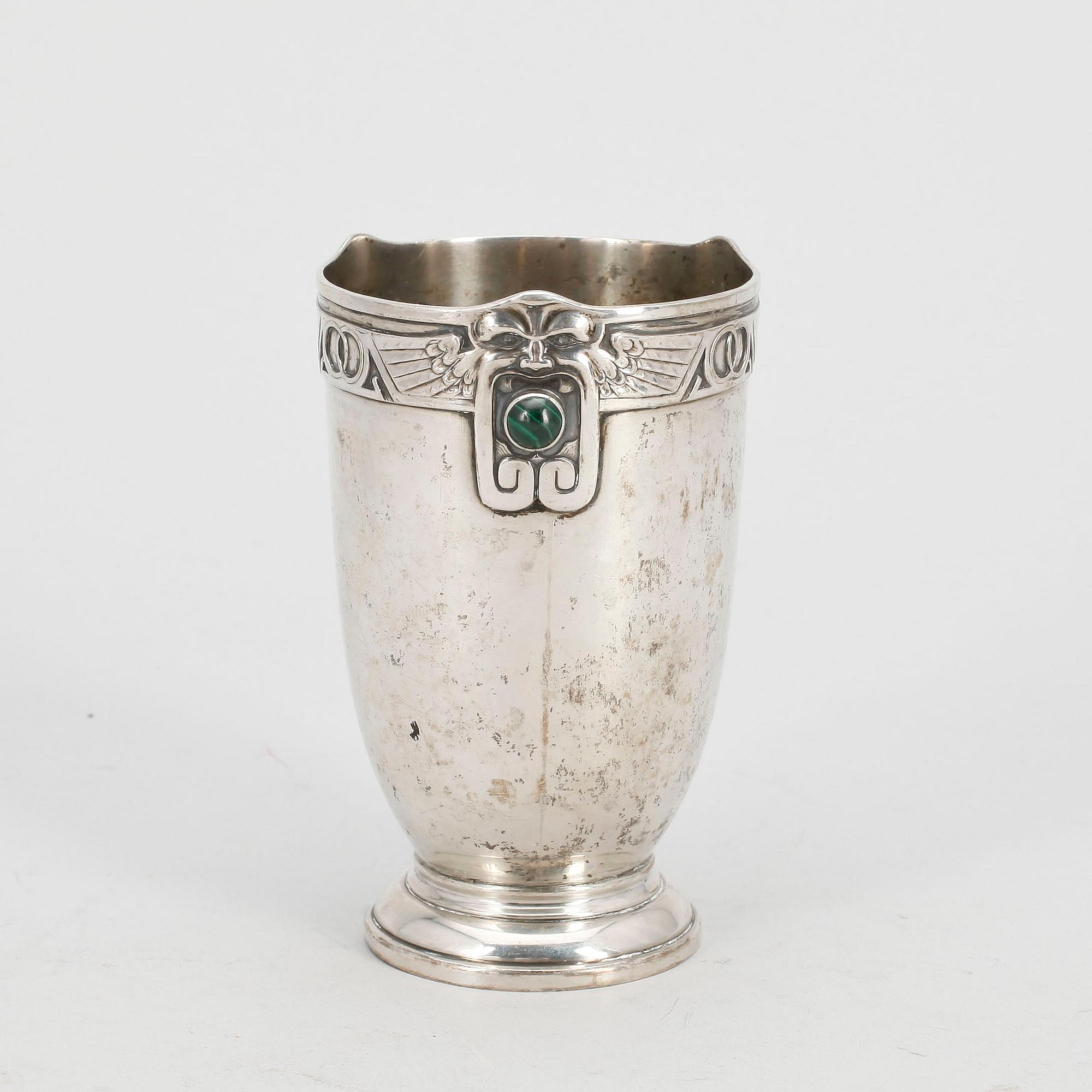 BÄGARE, silver. CG Hallberg, Stockholm 1905. Vikt ca 190 g.