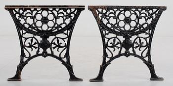 BORDSGAVLAR, ett par, gjutjärn, 1900-tal.