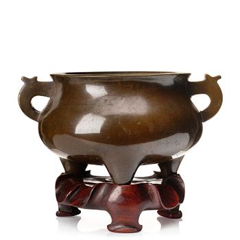 1116. A copper alloy censer, Qing dynasty, 18th/19th Century.