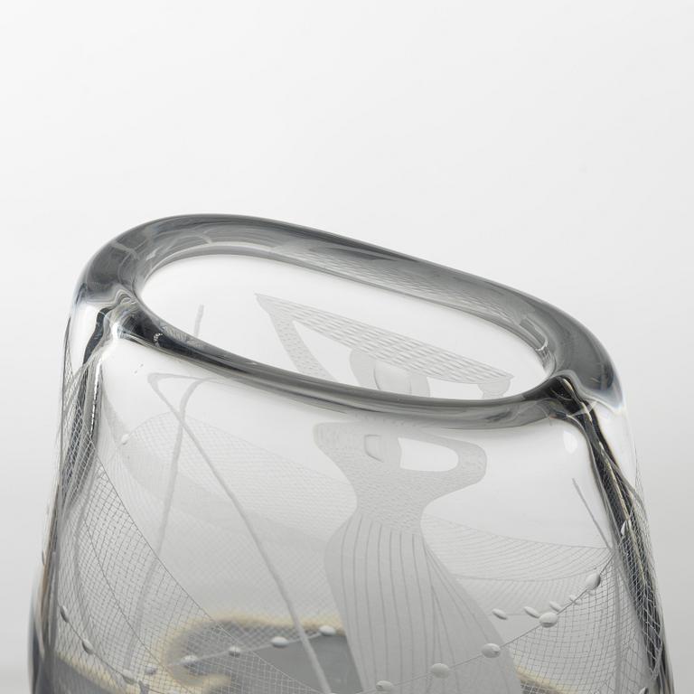 Vicke Lindstrand, a 'Fisknäten' (Fishnet) vase, Kosta.