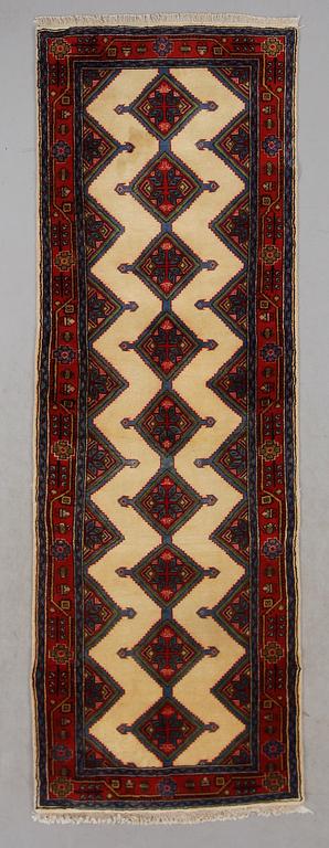 MATTA, Täbriz, ca 238 x 78 cm.