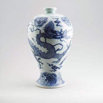 GOLVVAS, porslin, Kina, modern tillverkning.