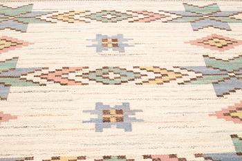 Märta Måås-Fjetterström, matta, "Vit botten", rölakan, ca 296,5 x 220,5-222,5 cm, signerad AB MMF.