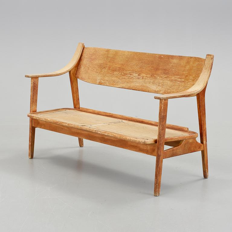 SOFFA, troligen Folke Janson för SM Wencrattz, omkr 1900-talets mitt.