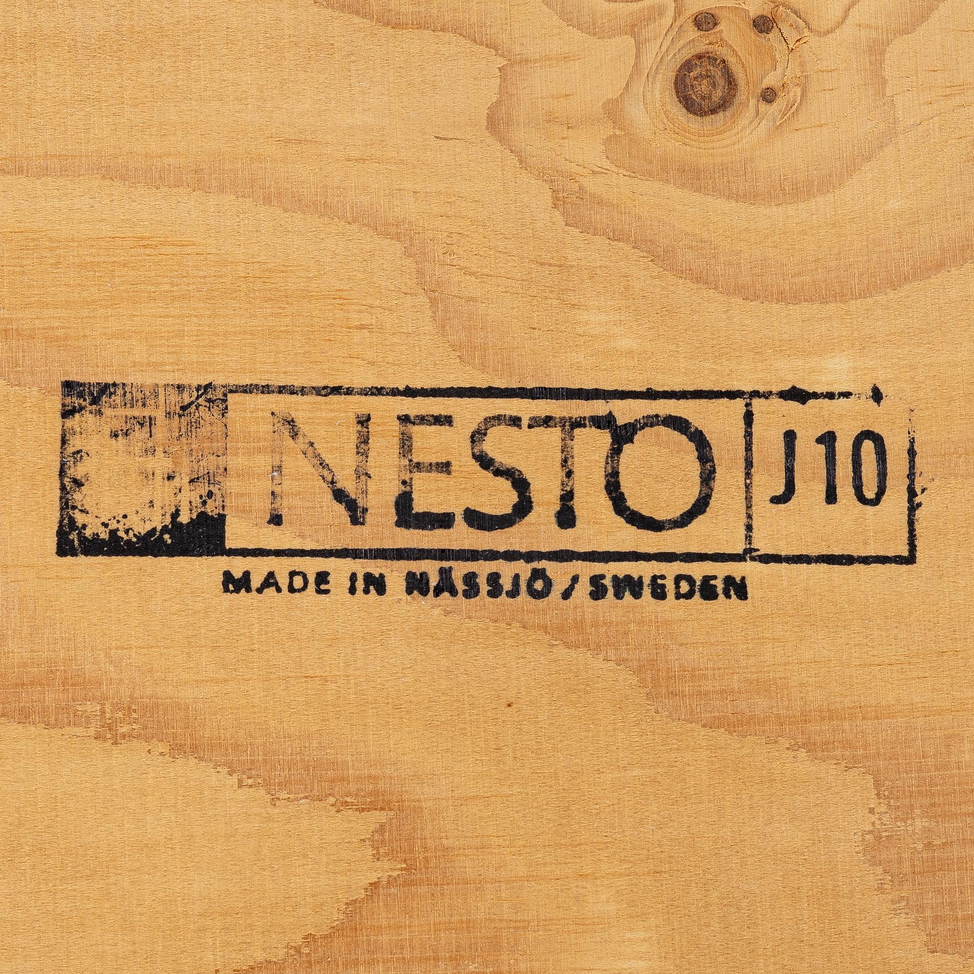 Gungstol, Nesto, Nässjö stolfabrik, modell 295, 1900-talets andra hälft, s.k. Kennedy-gungstol.