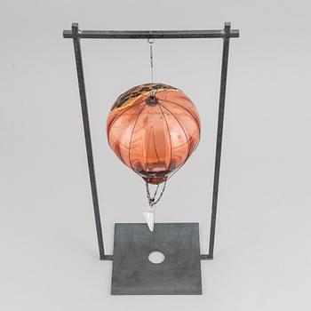 Kjell Engman, skulptur, glas, "Luftballong", signerad och numrerad 54/60.