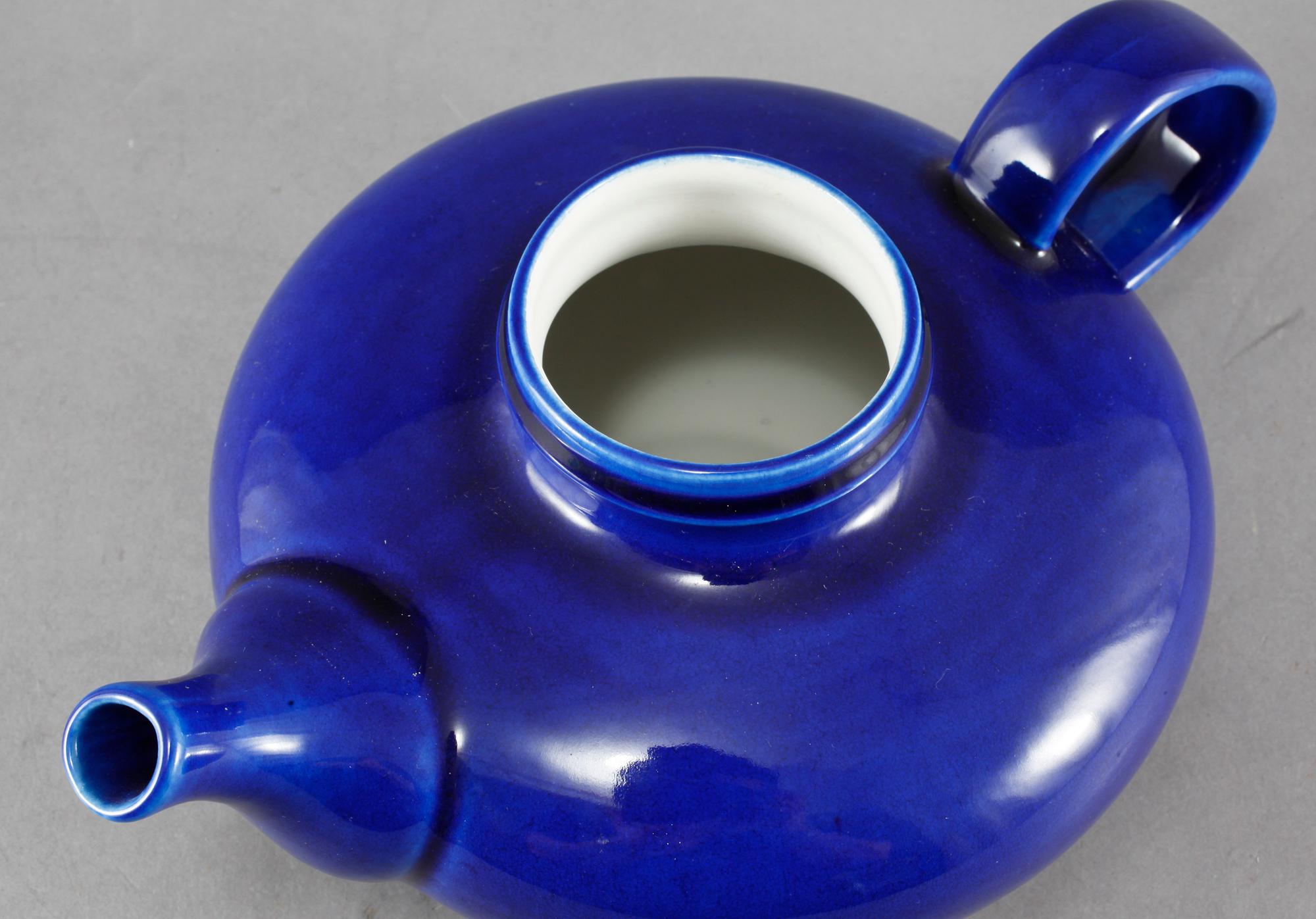 TEKANNA, porslin, "Pop", Inger Persson, Rörstrand, 1900-talets andra hälft.