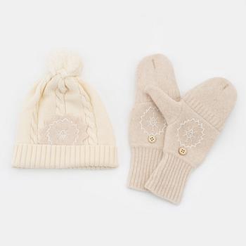 Christian Dior, a set with a pair of wool gloves and a knitted hat.