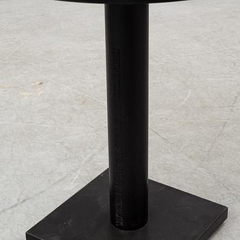 BORIS BERLIN/POUL CHRISTIANSEN, bord med två stolar, "Non", Komplot design, Källemo.